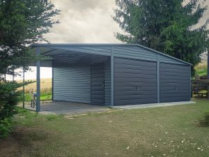 9×6 m-es kétállásos lemezgarázs oldalsó beállóval – matt grafit + matt fekete színkombináció, Tubis modell