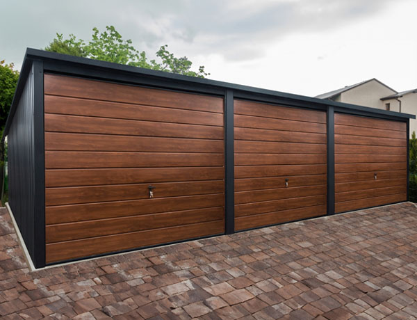 Mobilgarázs 9×5 m – Matt fekete + Dió, modell: Nuka